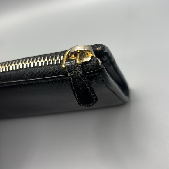 PRADA BLACK ZIP WALLET - Picture 8 of 11